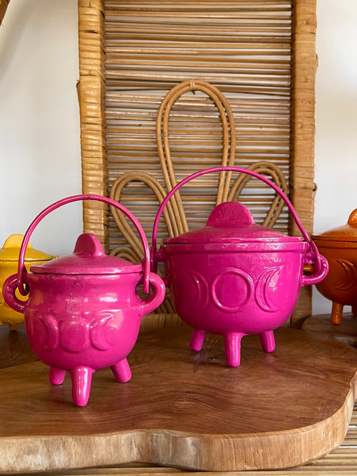 Cast Iron Cauldron Triple Moon With Lid Pink