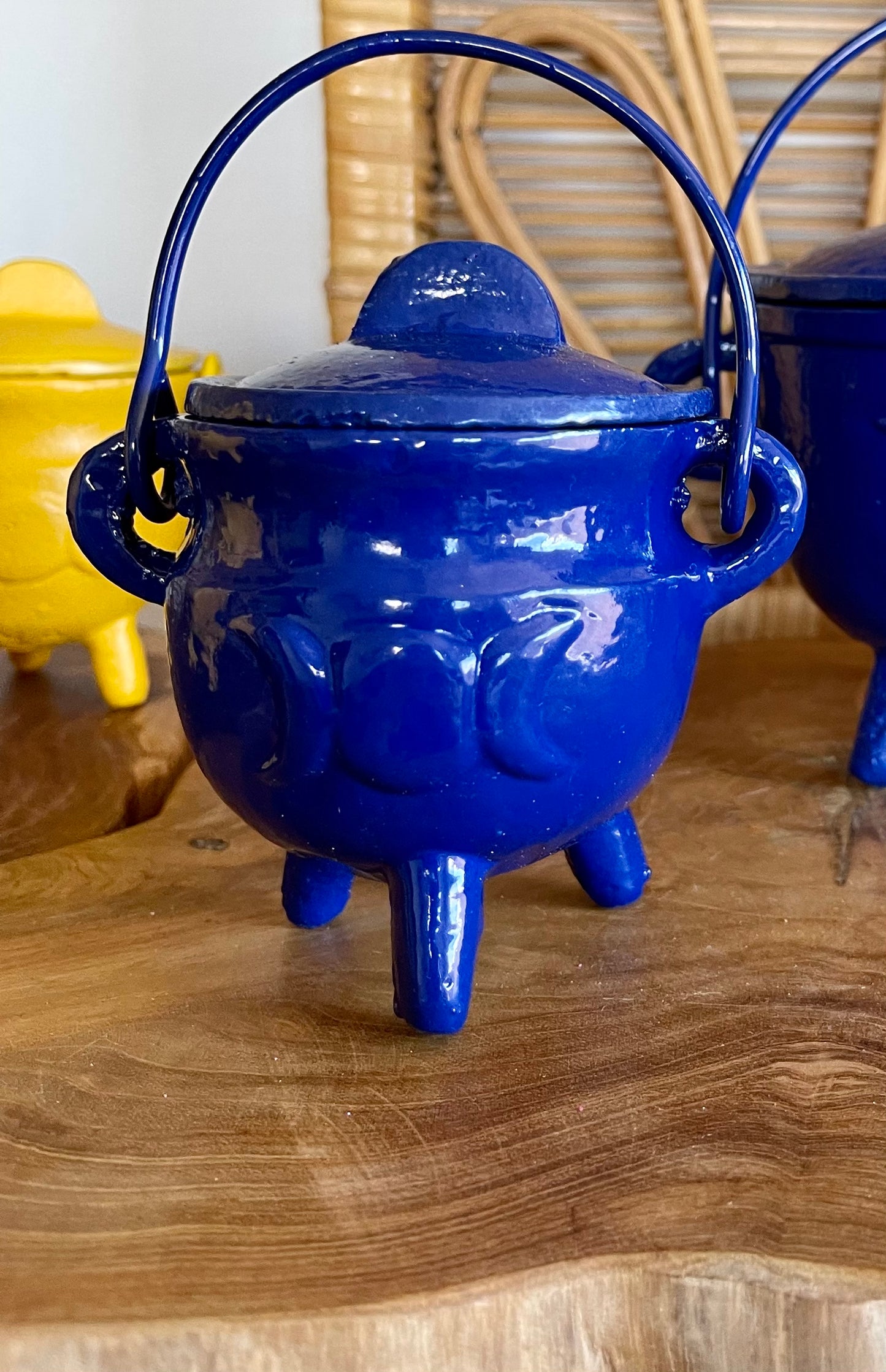 Cast Iron Cauldron Triple Moon With Lid Blue