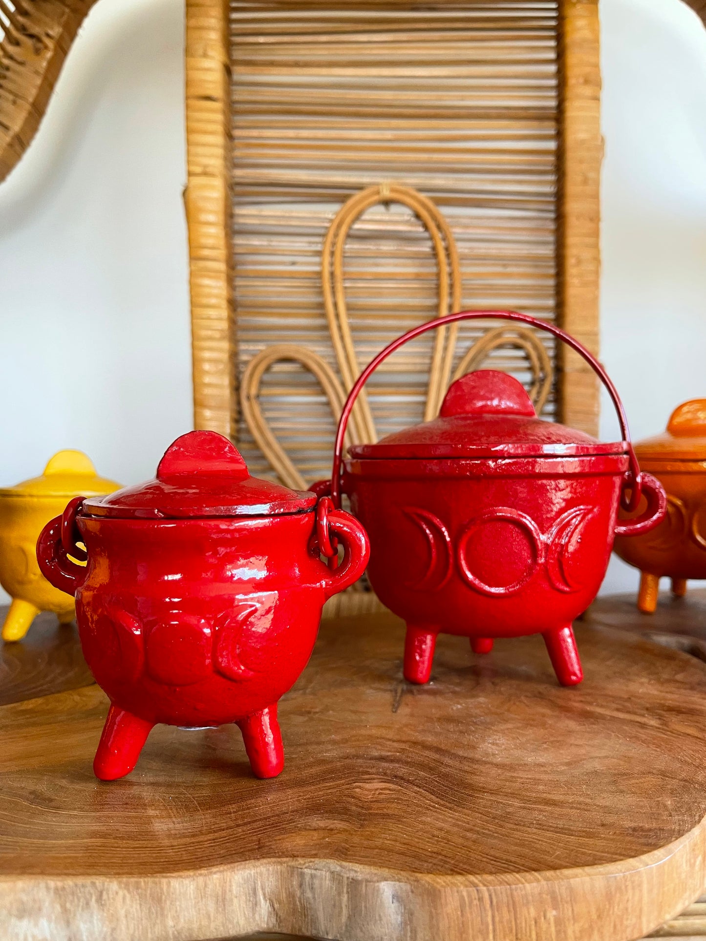 Cast Iron Cauldron Triple Moon With Lid Red